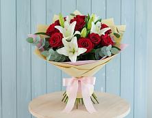 Букет цветов из:  Лилии и Розы в Тяжинском