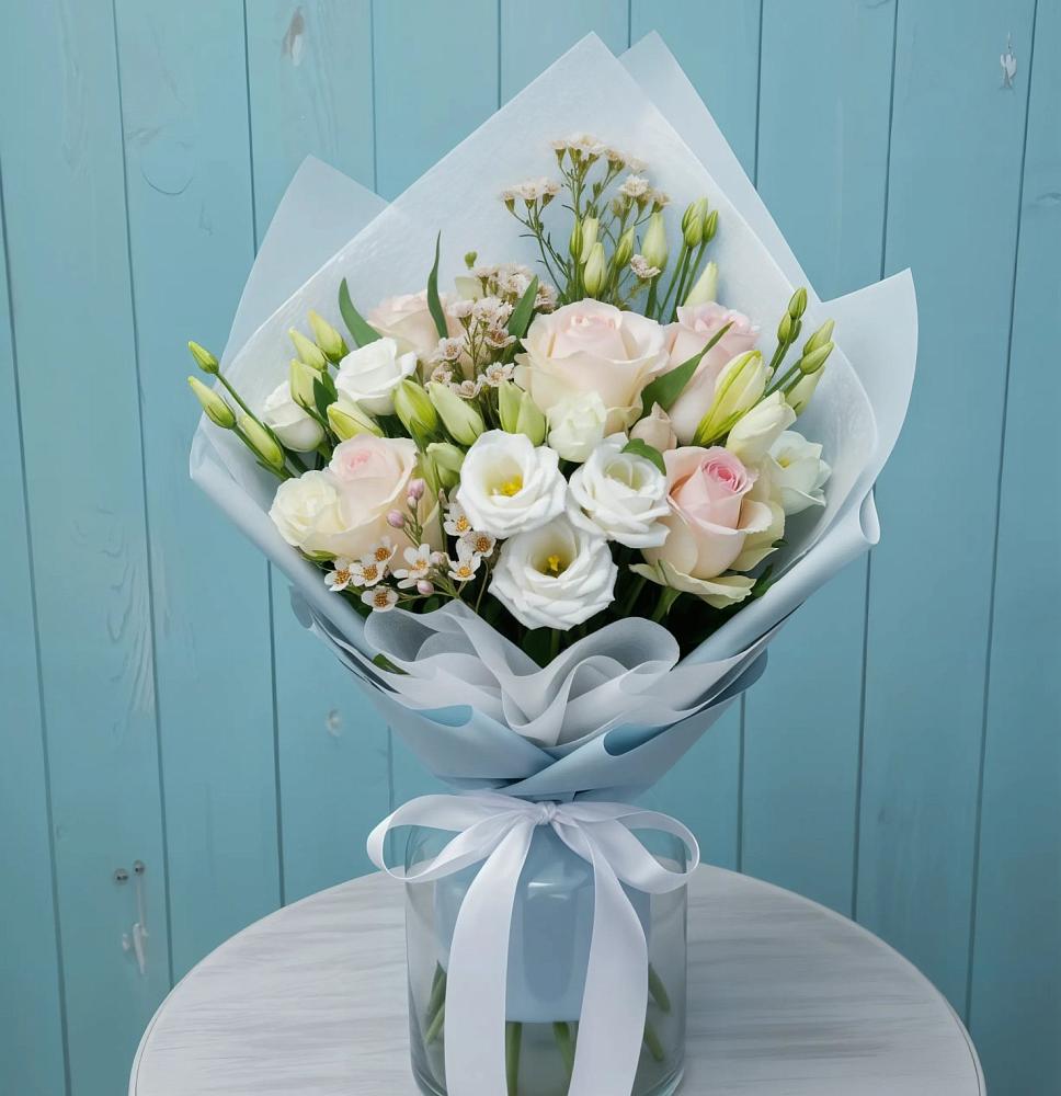 Букет цветов из: Розы и Лизиантусы в Тяжинском