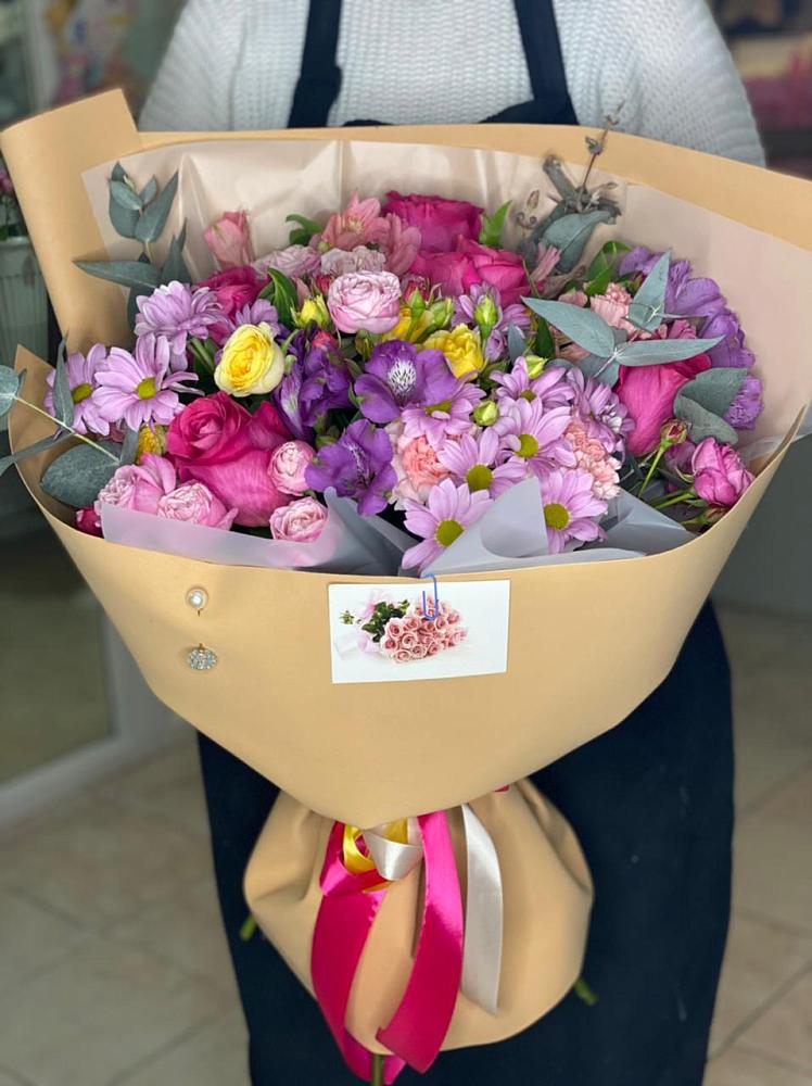 Букет цветов из: Хризантемы, Гвоздики и Альстромерии в Тяжинском