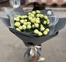 Букет Белые кустовые розы Солинеро в Тяжинском