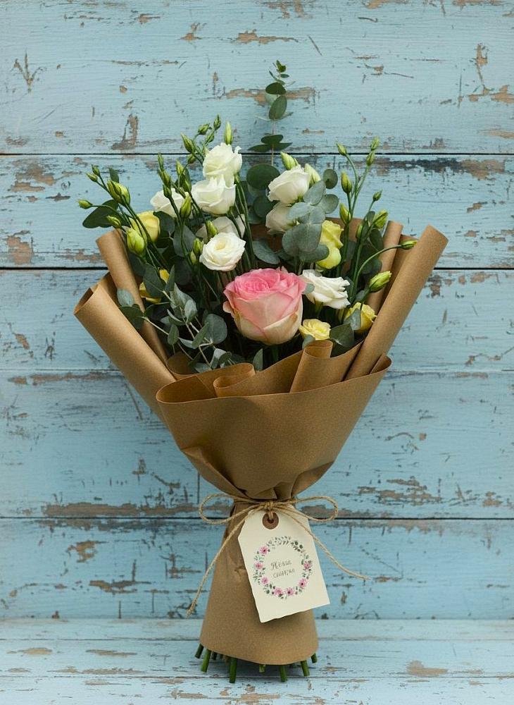 Букет цветов из: Розы и Лизиантусы в Тяжинском