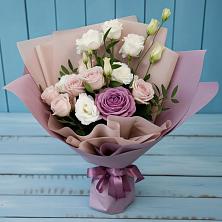Букет цветов из:  Розы и Лизиантусы в Тяжинском
