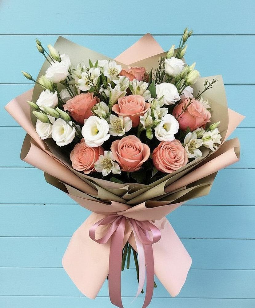 Букет цветов из: Розы, Альстромерии и Лизиантусы в Тяжинском