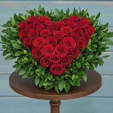 Цветочная композиция из Розы в виде сердца в Тяжинском