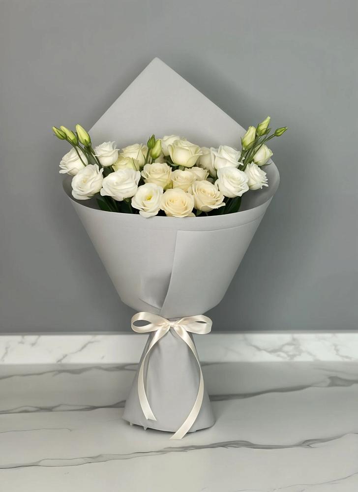 Букет цветов из: Розы и Лизиантусы в Тяжинском