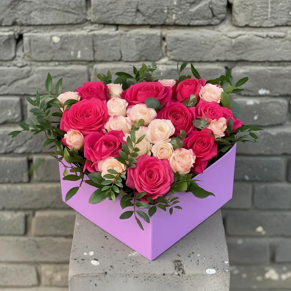 Цветочная композиция из Розы в коробке в Тяжинском