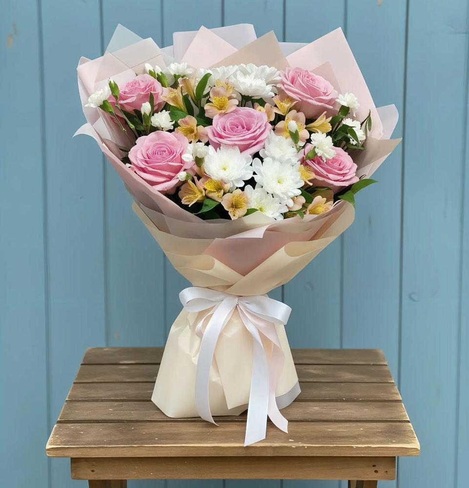 Букет цветов из: Гвоздики, Орхидеи и Розы в Тяжинском