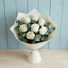 Букет Белые розы в Эвкалипте в Тяжинском
