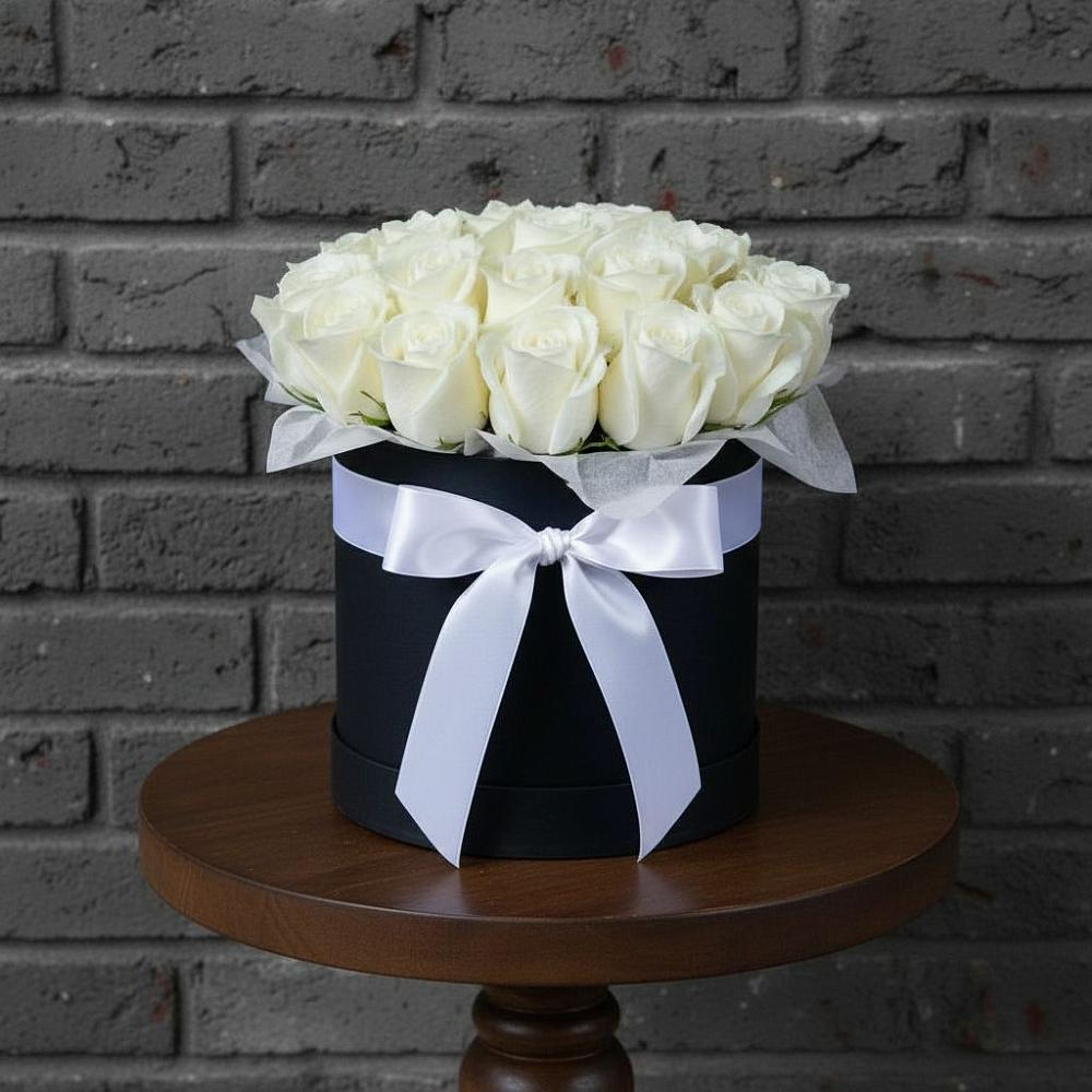 Цветочная композиция из Розы в шляпной коробке в Тяжинском