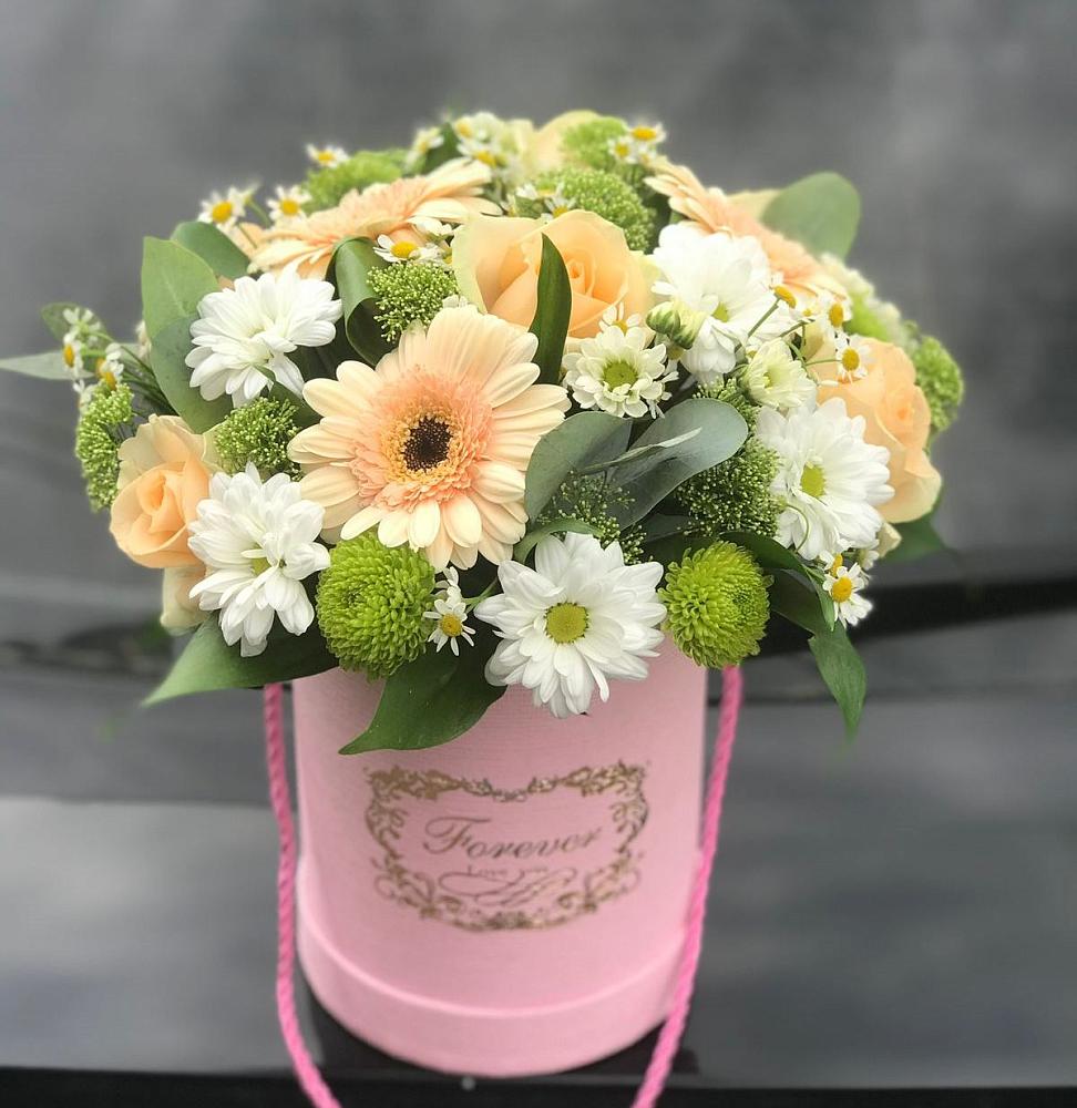 Цветочная композиция из Розы, Герберы и Хризантемы в шляпной коробке в Тяжинском