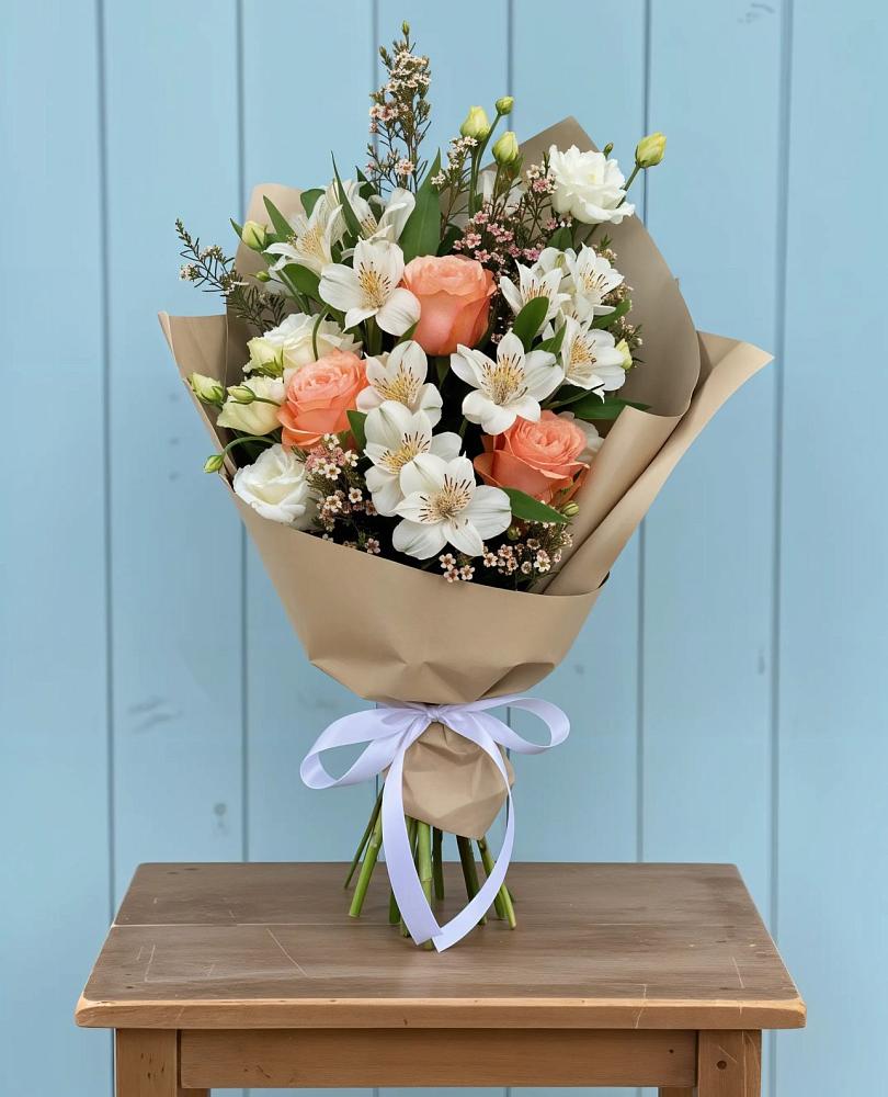 Букет цветов из: Альстромерии, Лизиантусы, Розы и Хризантемы в Тяжинском