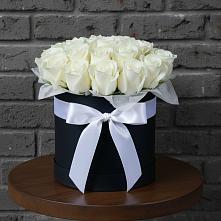 Цветочная композиция из Розы в шляпной коробке в Тяжинском