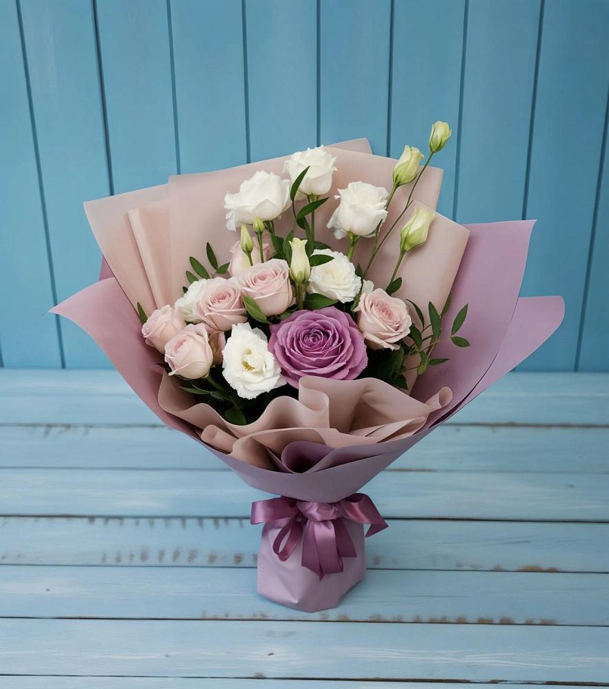 Букет цветов из: Розы и Лизиантусы в Тяжинском